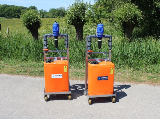 Picture of Dosing unit on stainless steel frame - Dosatron D3RE5BPVF