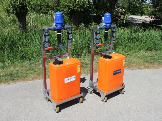 Picture of Dosing unit on stainless steel frame - Dosatron D3RE5BPVF