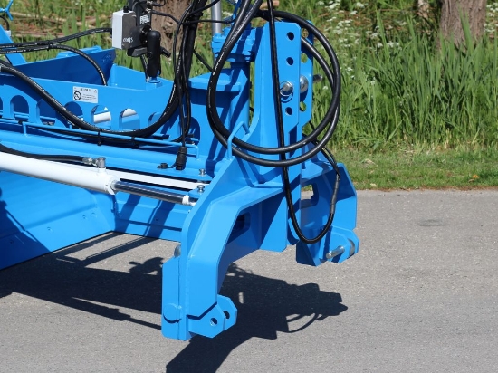 Picture of Three-point hitch