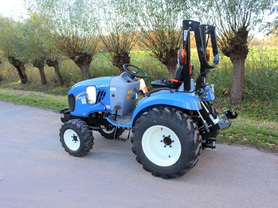 Afbeeldingen van New Holland Boomer 25 Tractor