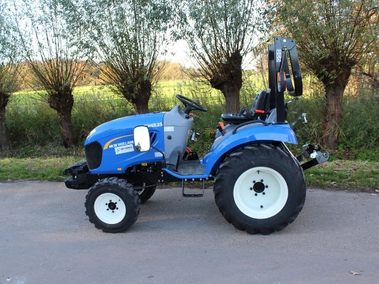 Afbeeldingen van New Holland Boomer 25 Tractor