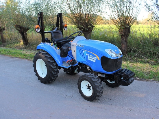 Afbeeldingen van New Holland Boomer 25 Tractor