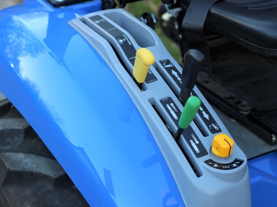 Afbeeldingen van New Holland Boomer 25 Tractor