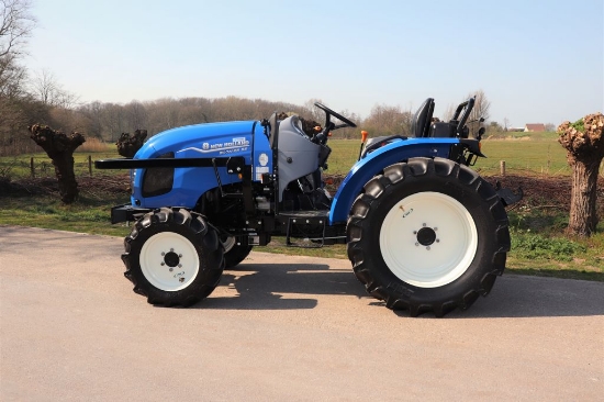 Afbeeldingen van New-Holland Boomer 55 Tractor