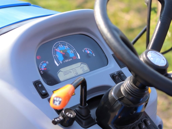 Afbeeldingen van New-Holland Boomer 55 Tractor