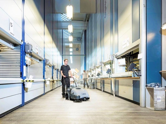 Picture of Nilfisk SW750 Sweeper