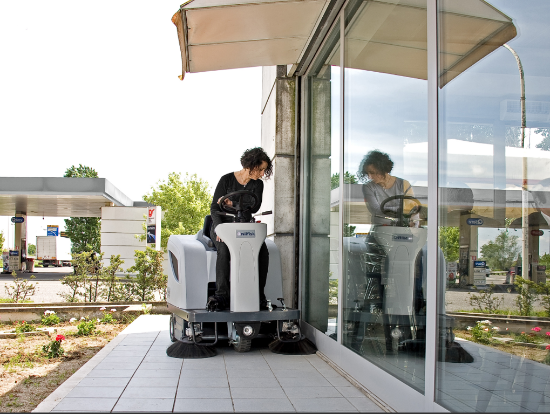 Afbeeldingen van Nilfisk SR1101B Veegmachine