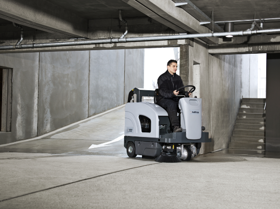 Afbeeldingen van Nilfisk SW4000B Veegmachine