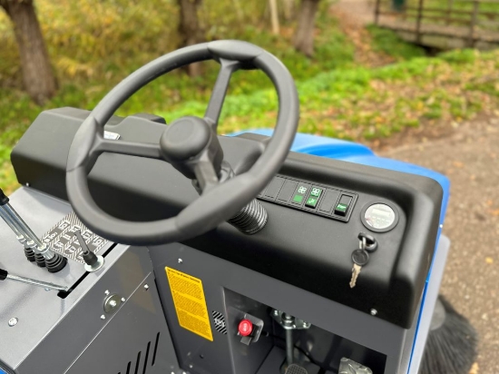 Afbeeldingen van Fiorentini 115E Veegmachine