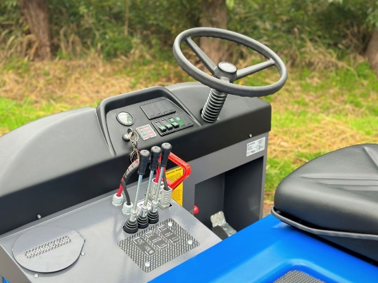 Afbeeldingen van Fiorentini 120E Veegmachine s/n 11188