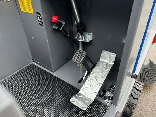 Afbeeldingen van Fiorentini 120E Veegmachine s/n 11188