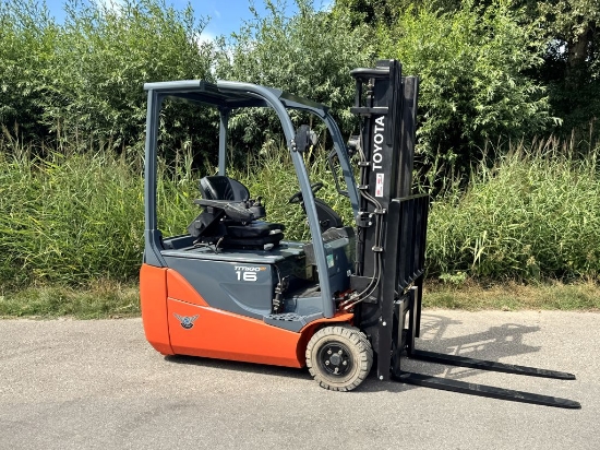 Afbeeldingen van Toyota heftruck 8FBE16T (3 wiel) s/n 12904