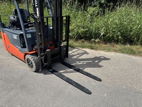 Afbeeldingen van Toyota heftruck 8FBE16T (3 wiel) s/n 12904