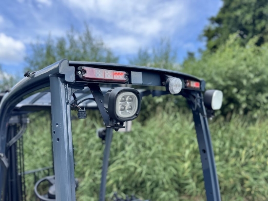 Afbeeldingen van Toyota heftruck 8FBMK16T (4 wiel) s/n 12904