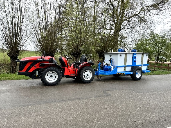 Afbeeldingen van Spuitwagen 2x 1000L - M73 membraanpomp M73 50l/min-50bar