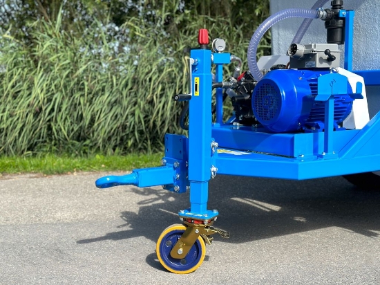 Afbeeldingen van Spuitwagen 2x 1000L - M73 membraanpomp M73 50l/min-50bar