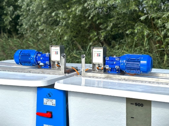 Afbeeldingen van Spuitwagen 2x 1000L - M73 membraanpomp M73 50l/min-50bar