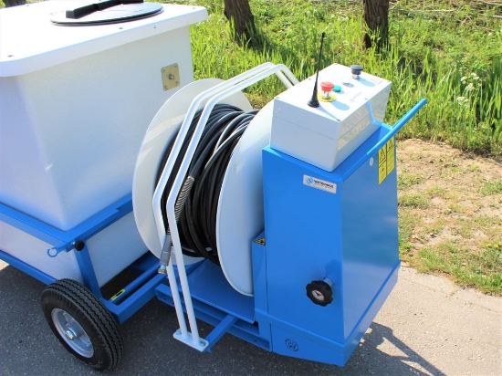 Afbeeldingen van Spuitwagen 600K - Plunjerpomp P63 42l/min~50bar - WCR (Draaibaar)