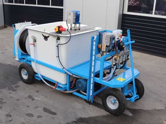 Afbeeldingen van Spuitwagen 1000K - Hydracell Pomp G10 30l/min~70bar - WCR (Draaibaar)