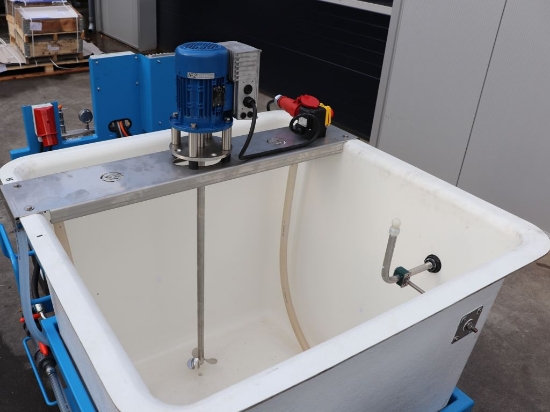 Afbeeldingen van Spuitwagen 1000K - Hydracell Pomp G10 30l/min~70bar - WCR (Draaibaar)