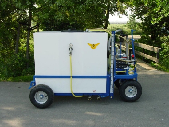 Afbeeldingen van Spuitwagen 1350L-50L Kuip - Plunjerpomp P63 42l/min~50bar