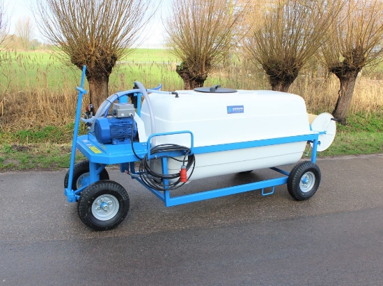 Afbeeldingen van Spuitwagen 1000T - Plunjerpomp P63 42l/min~50bar - Handhaspel 450mm