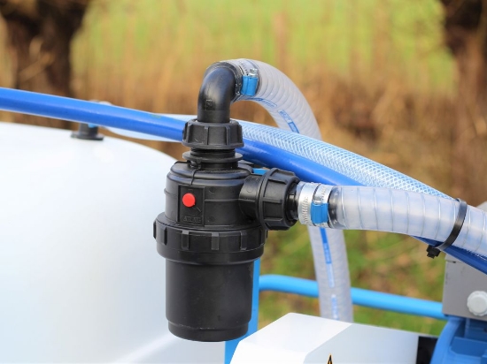 Afbeeldingen van Spuitwagen 1000T - Plunjerpomp P63 42l/min~50bar - Handhaspel 450mm