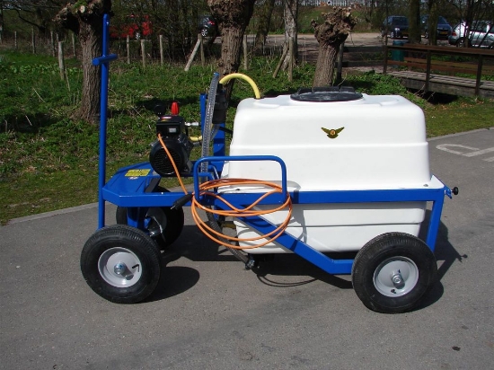 Afbeeldingen van Spuitwagen 300T - Plunjerpomp PM33 19l/min~50bar