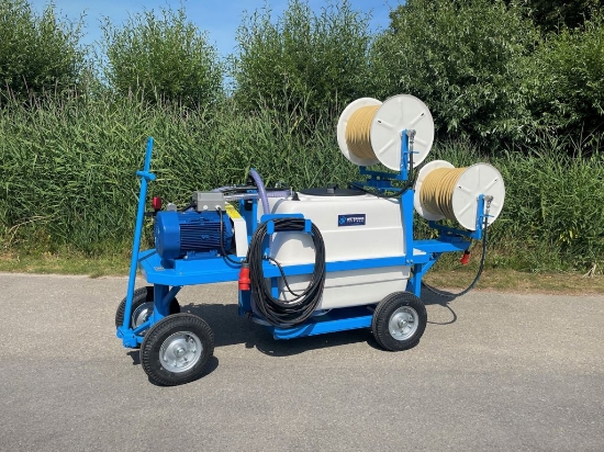 Afbeeldingen van Spuitwagen 400T - Plunjerpomp MP63 49l/min~80bar - 2x Handhaspel 450mm