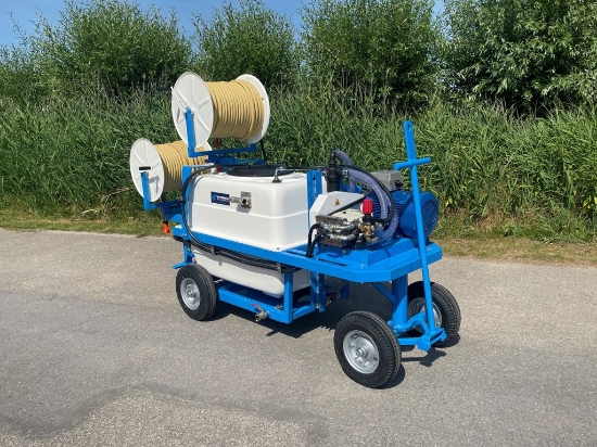 Afbeeldingen van Spuitwagen 400T - Plunjerpomp MP63 49l/min~80bar - 2x Handhaspel 450mm