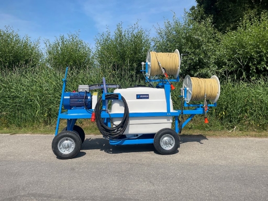 Afbeeldingen van Spuitwagen 400T - Plunjerpomp MP63 49l/min~80bar - 2x Handhaspel 450mm