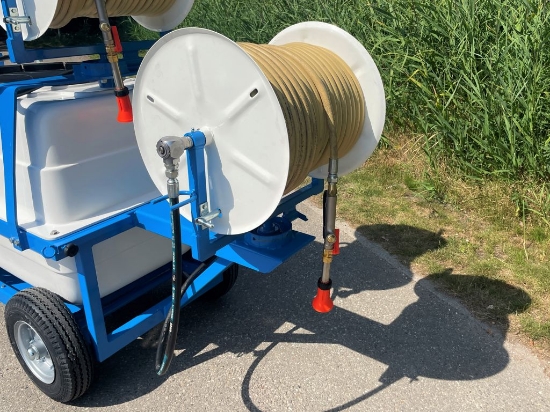 Afbeeldingen van Spuitwagen 400T - Plunjerpomp MP63 49l/min~80bar - 2x Handhaspel 450mm