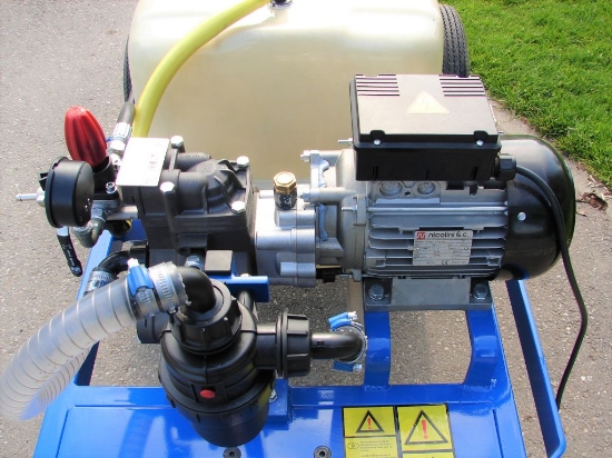 Afbeeldingen van Spuitwagen 200T - Plunjerpomp PM33 19l/min~50bar