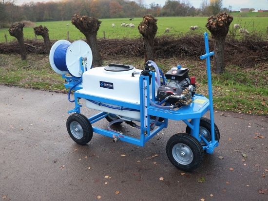 Afbeeldingen van Spuitwagen 200T - Plunjerpomp GM35 35l/min~50bar - Handhaspel 300mm (Draaibaar)