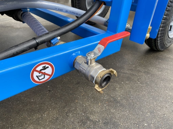 Afbeeldingen van Spuitwagen 400T - Membraanpomp M35 30l/min~30bar - WCR (Draaibaar)