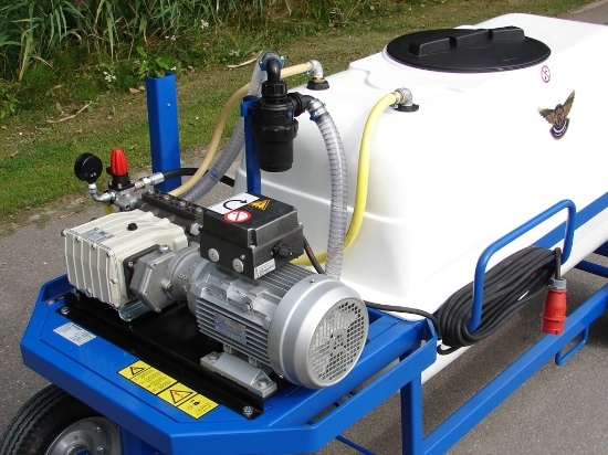 Afbeeldingen van Spuitwagen 600T - Plunjer Pomp P63 42l/min~50bar - Reductor