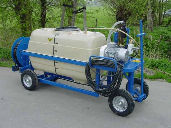 Afbeeldingen van Spuitwagen 600T - Plunjerpomp WS102 21l/min~55bar - Veerhaspel Draaibaar