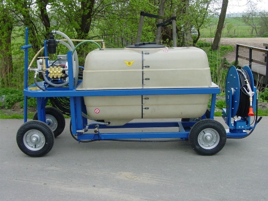 Afbeeldingen van Spuitwagen 600T - Plunjerpomp WS102 21l/min~55bar - Veerhaspel Draaibaar
