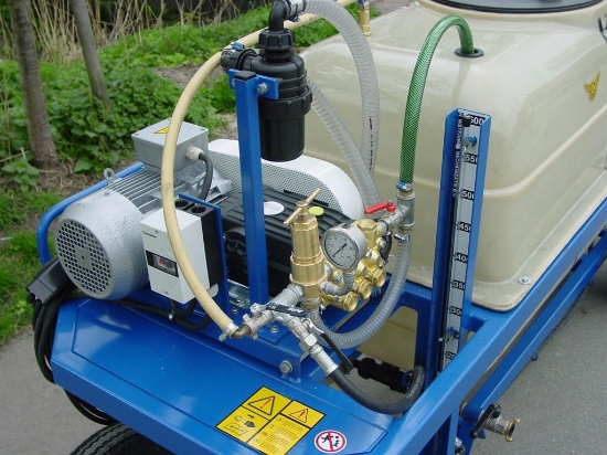 Afbeeldingen van Spuitwagen 600T - Plunjerpomp WS102 21l/min~55bar - Veerhaspel Draaibaar