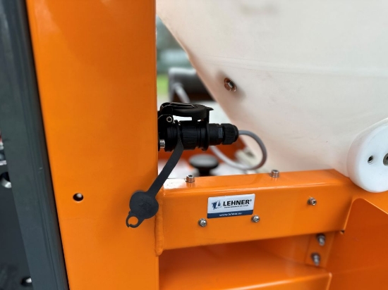 Afbeeldingen van Zoutstrooier 170ltr Comp  Weid