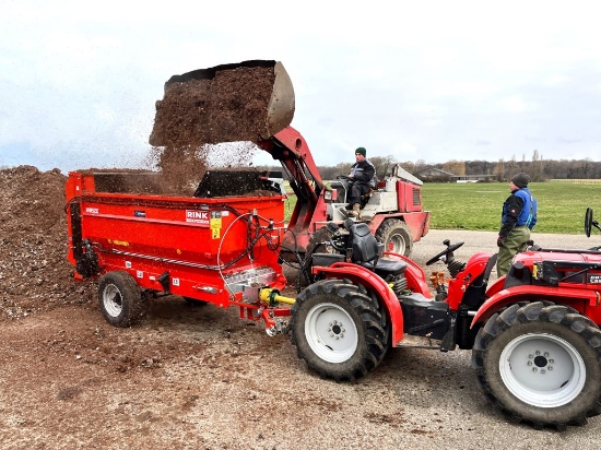 Afbeeldingen van Rink Smalspoorstrooier WBS20A