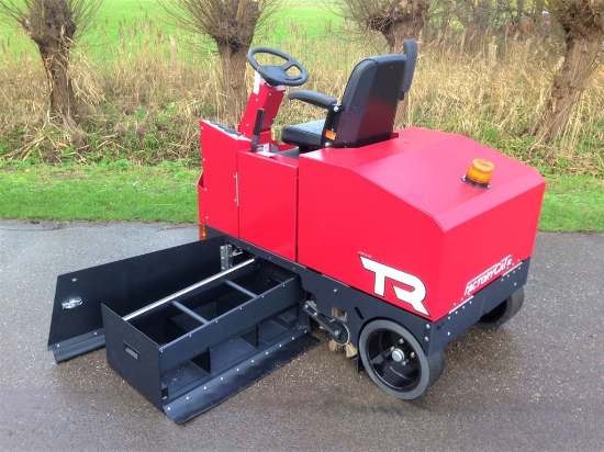 Afbeeldingen van Factory Cat TR Veegmachine