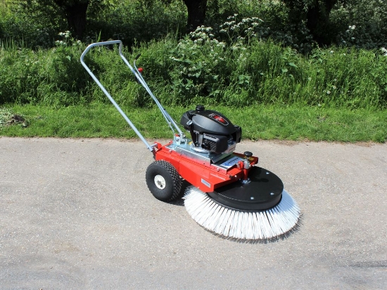 Afbeeldingen van Limpar Radiaal Veegmachine (Benzine Motor)