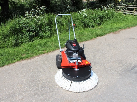 Afbeeldingen van Limpar Radiaal Veegmachine (Benzine Motor)