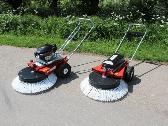 Afbeeldingen van Limpar Radiaal Veegmachine (Benzine Motor)