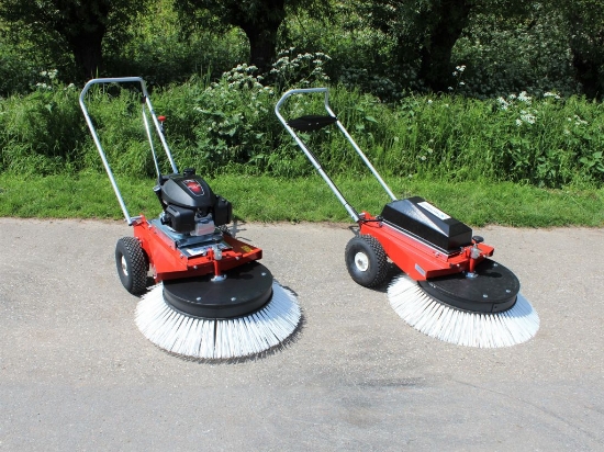 Afbeeldingen van Limpar Radiaal Veegmachine (Benzine Motor)